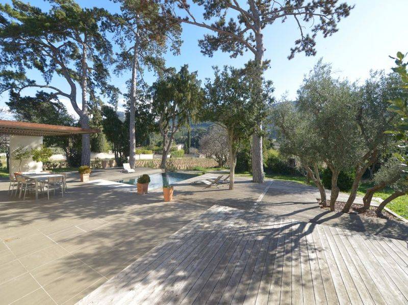 villa contemporaine T7 Cassis piscine, garage, vue Cap Canaille et vignoble